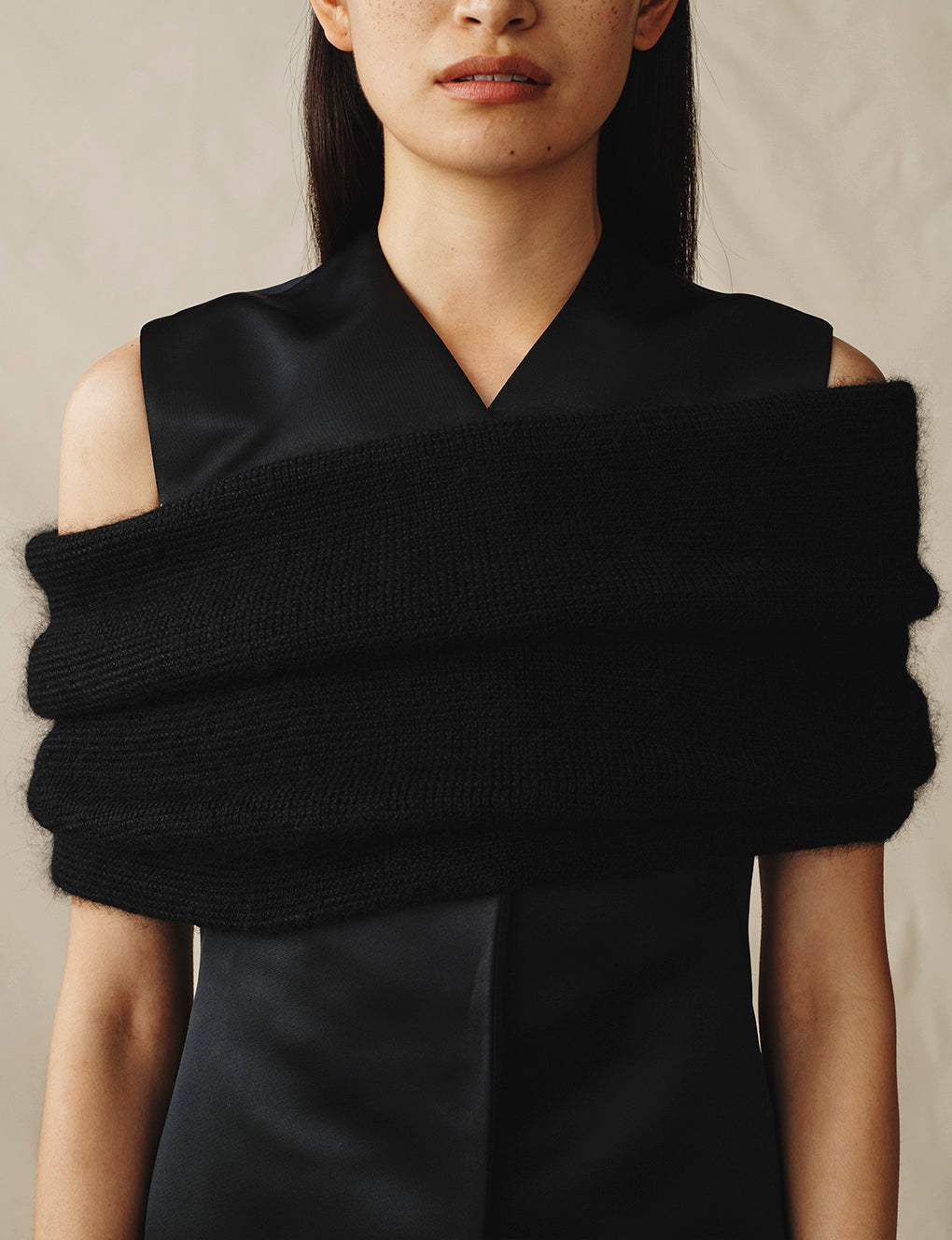 20240605_ATTERSEE_CW_THE_LONG_LINED_SATIN_VEST_BLACK_2347
