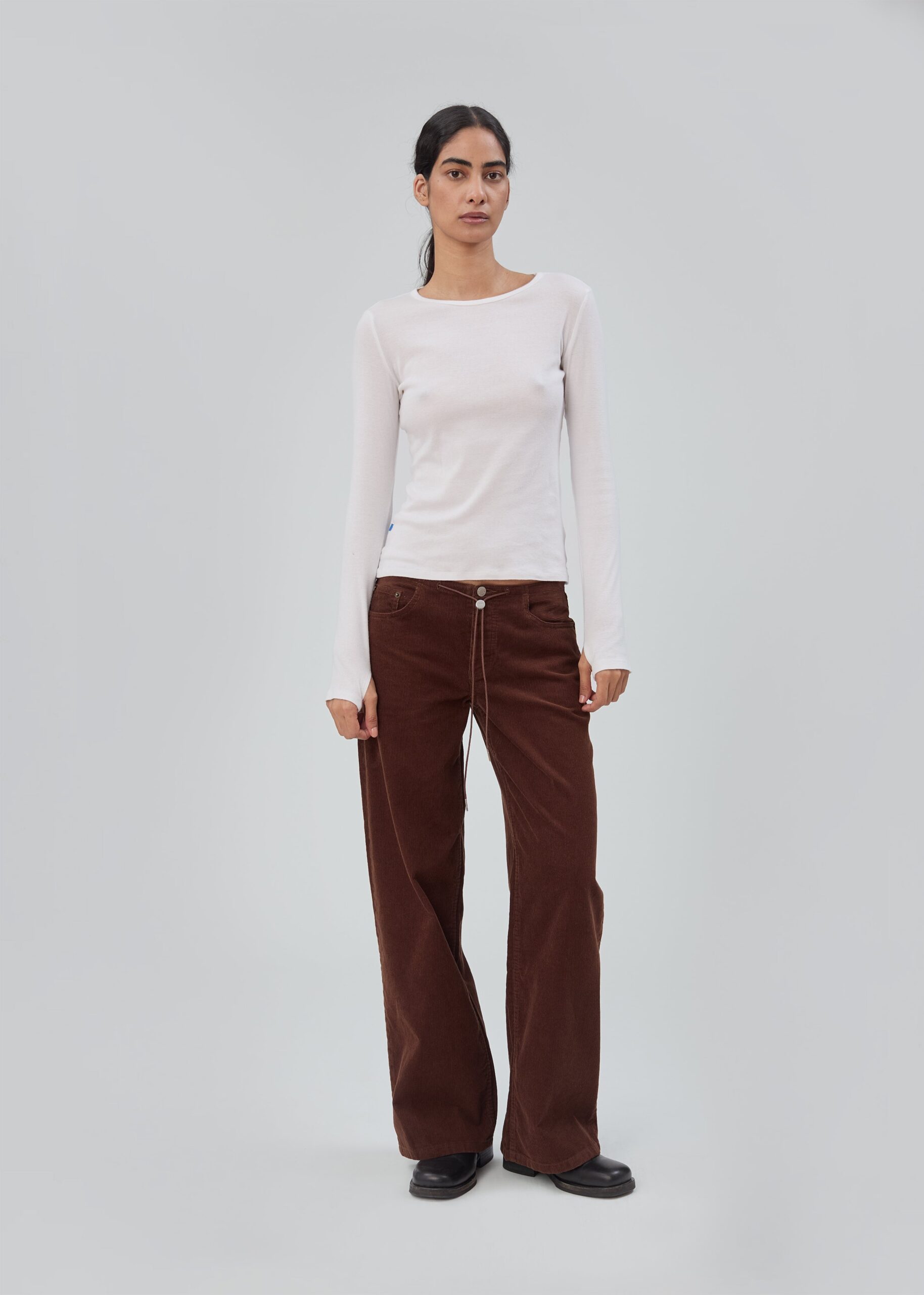 260803_StillHere_FW26_Ecomm_Cool_Chocolate_Corduroy_0170