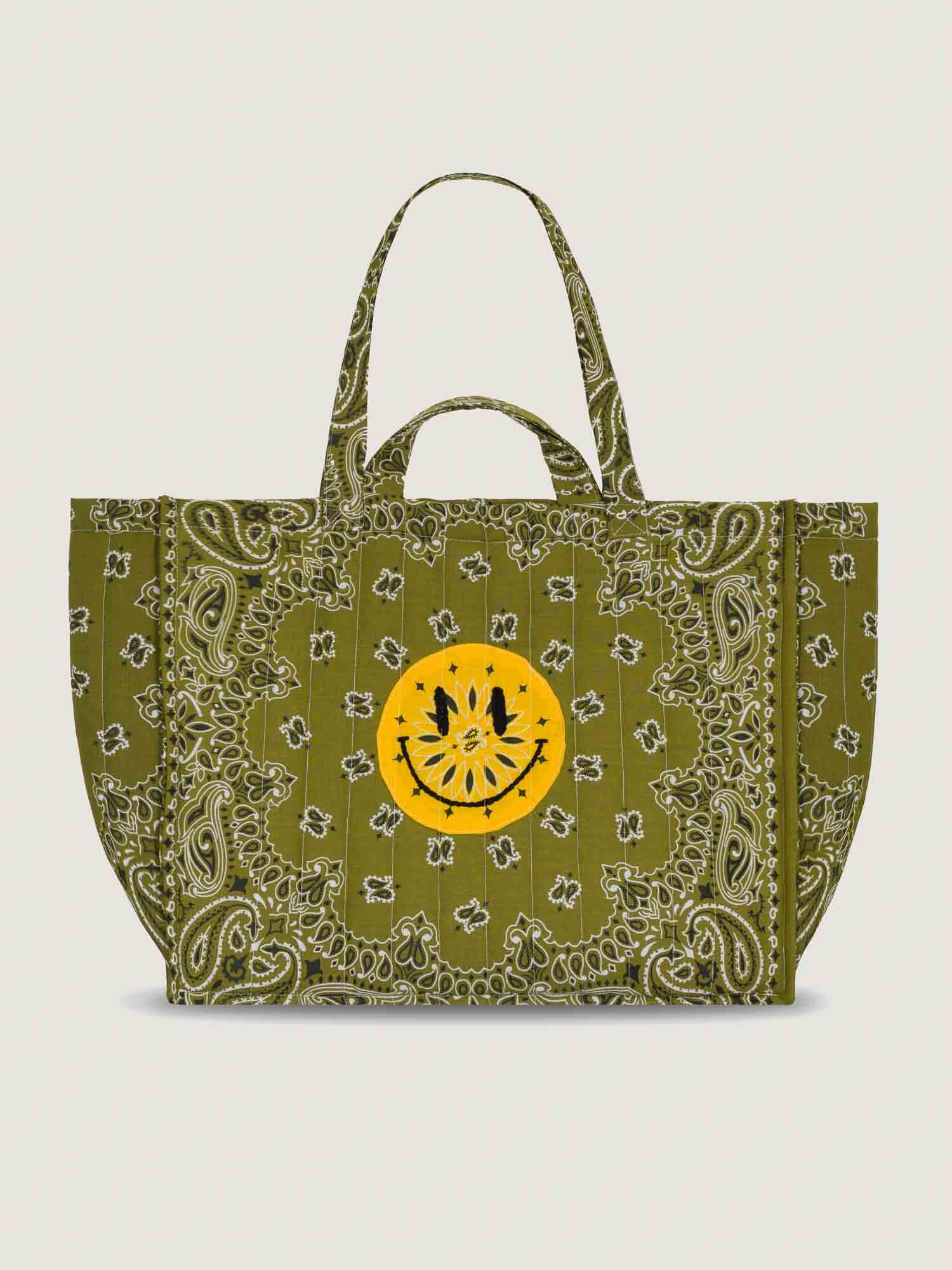 3264de7e-93c3-4270-a297-fd2dc1e083df_Maxi-Cabas-Matelasse-Happy-Face-All_Bronze-1-WEB